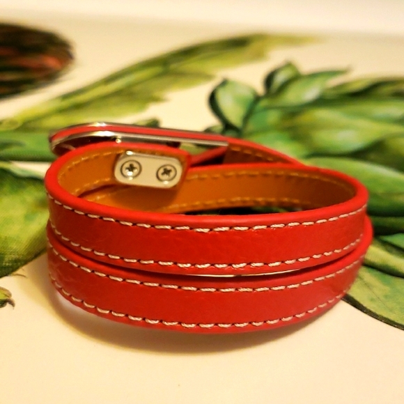 Double Loop Faux Leather Bracelet - Picture 2 of 3